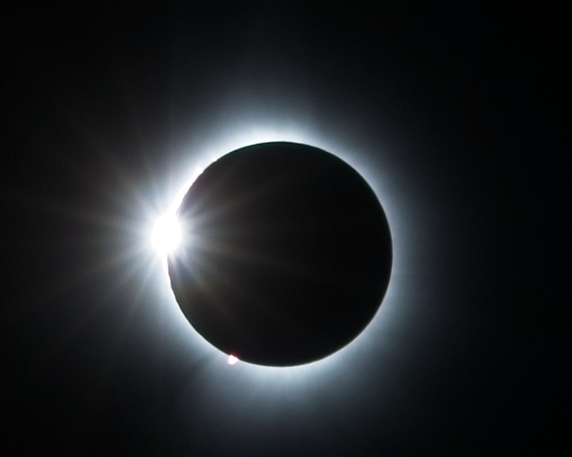 the diamond ring effect from the 2024 solar eclipse